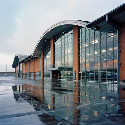 Estructura espacial elegante e innovadora para bibliotecas y salas de exposiciones Soluciones personalizables de construcción en acero