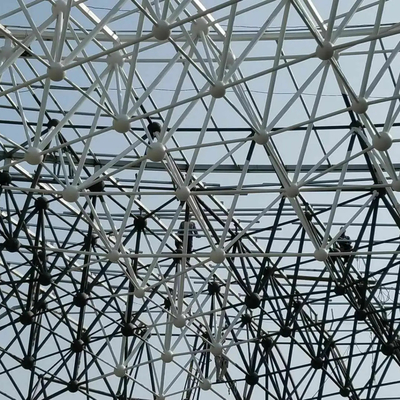 El espacio del acero de S355JR enmarca el tejado de la construcción de edificios 150m m Rockwool para el estadio