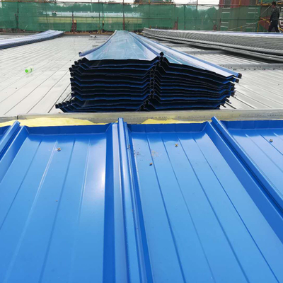 Mantenimiento 150m m del tejado del metal de la membrana de la PU Q235 para la etapa al aire libre