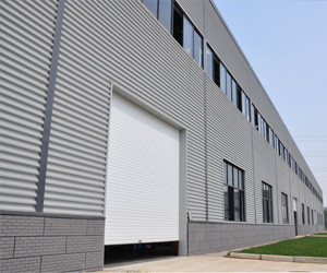 Estructura de acero Warehouse de Q355B que construye la soldadura de Warehouse del tejado plano del tejado de 50m m