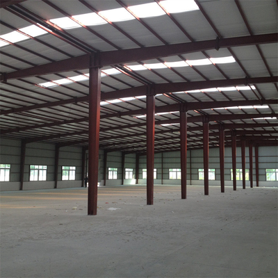 Estructura de acero Warehouse de Q355B que construye la soldadura de Warehouse del tejado plano del tejado de 50m m