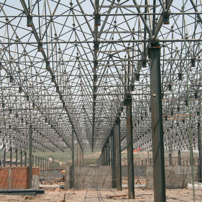 La planta estructural de acero ligera curvó diseño prefabricado vertido