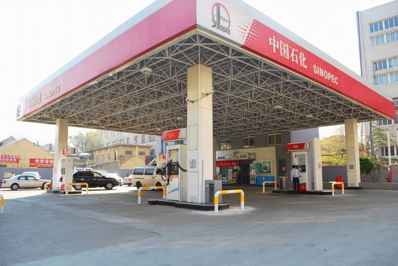 Construcciones de acero ligero para techos de gasolineras
