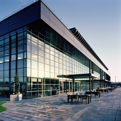 Sistemas modernos de armaduras para edificios de oficinas Soluciones arquitectónicas eficientes y elegantes