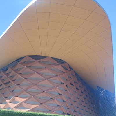 Tecnologías avanzadas de vidrio y sistemas de aislamiento en paredes cortinas de aluminio para la eficiencia energética